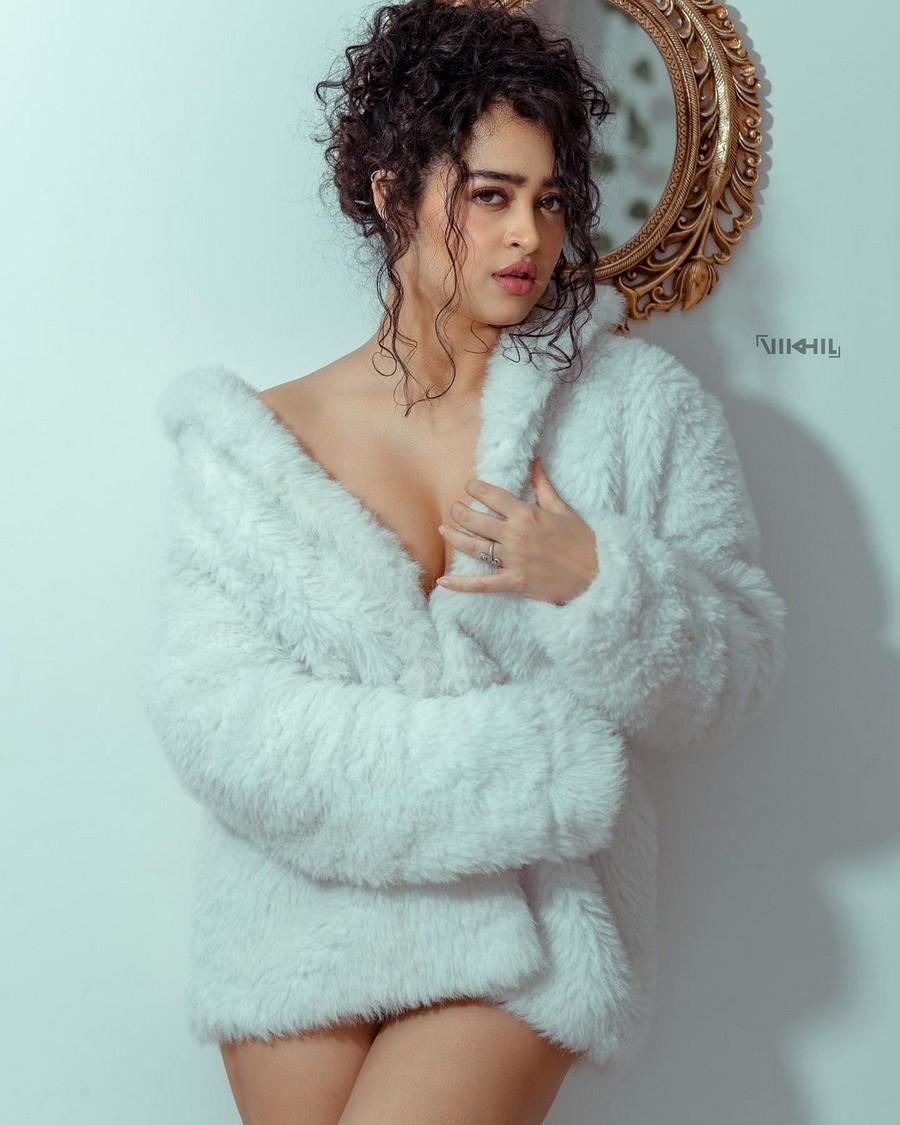 Apsara Rani 4