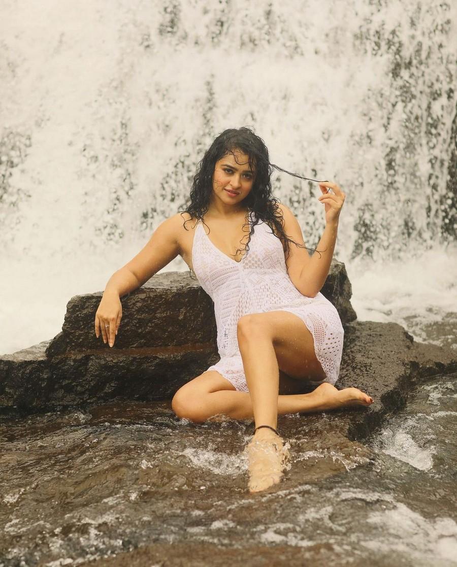Apsara Rani 8