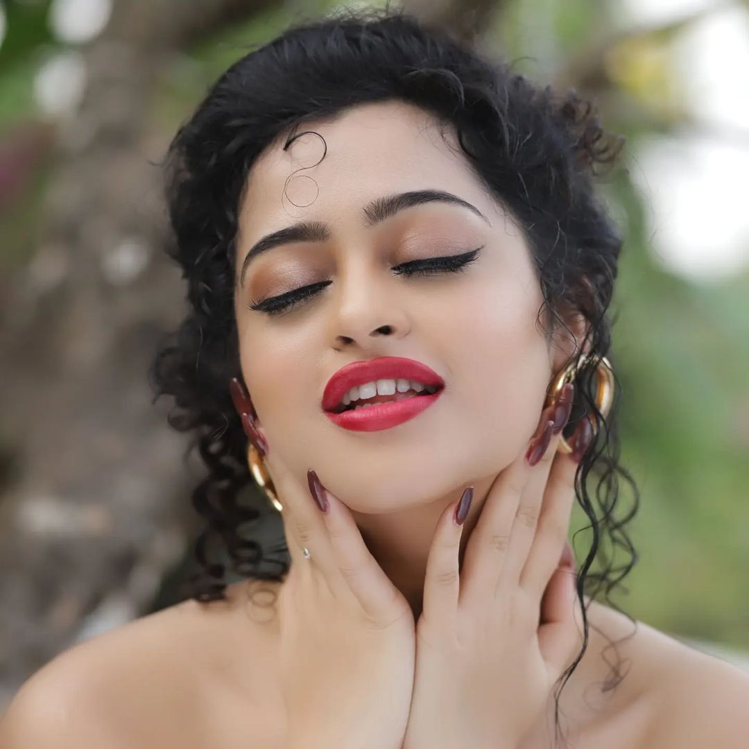 Apsara Rani (2)