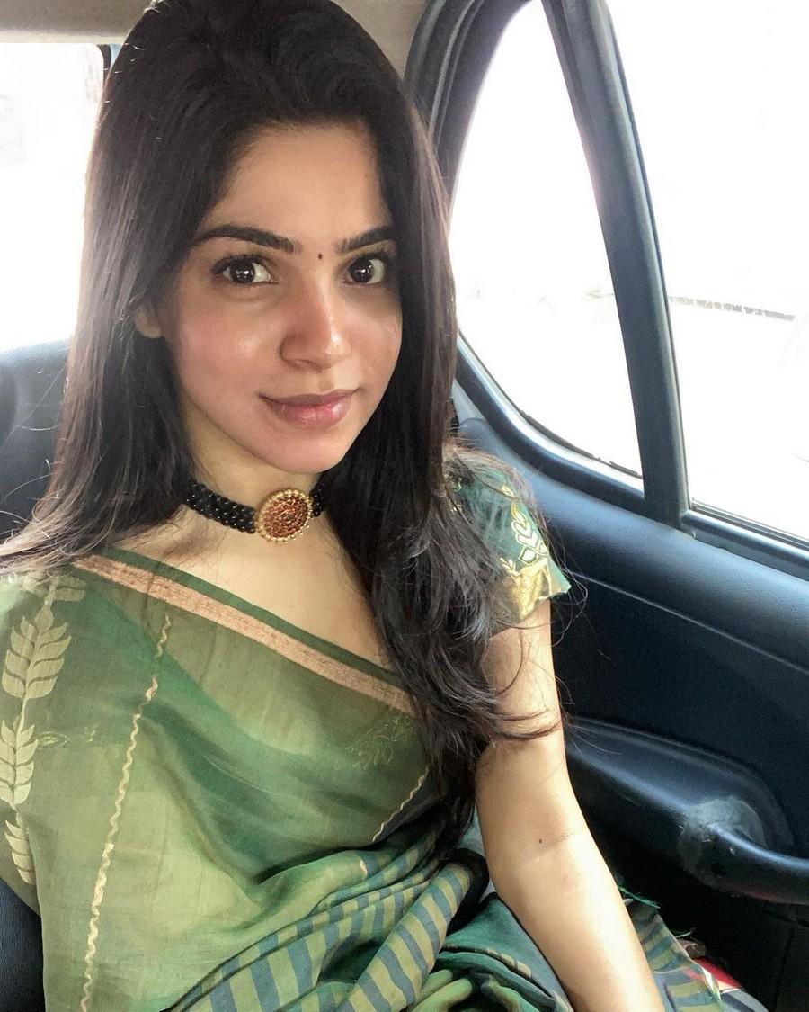 Divya Bharathi 8