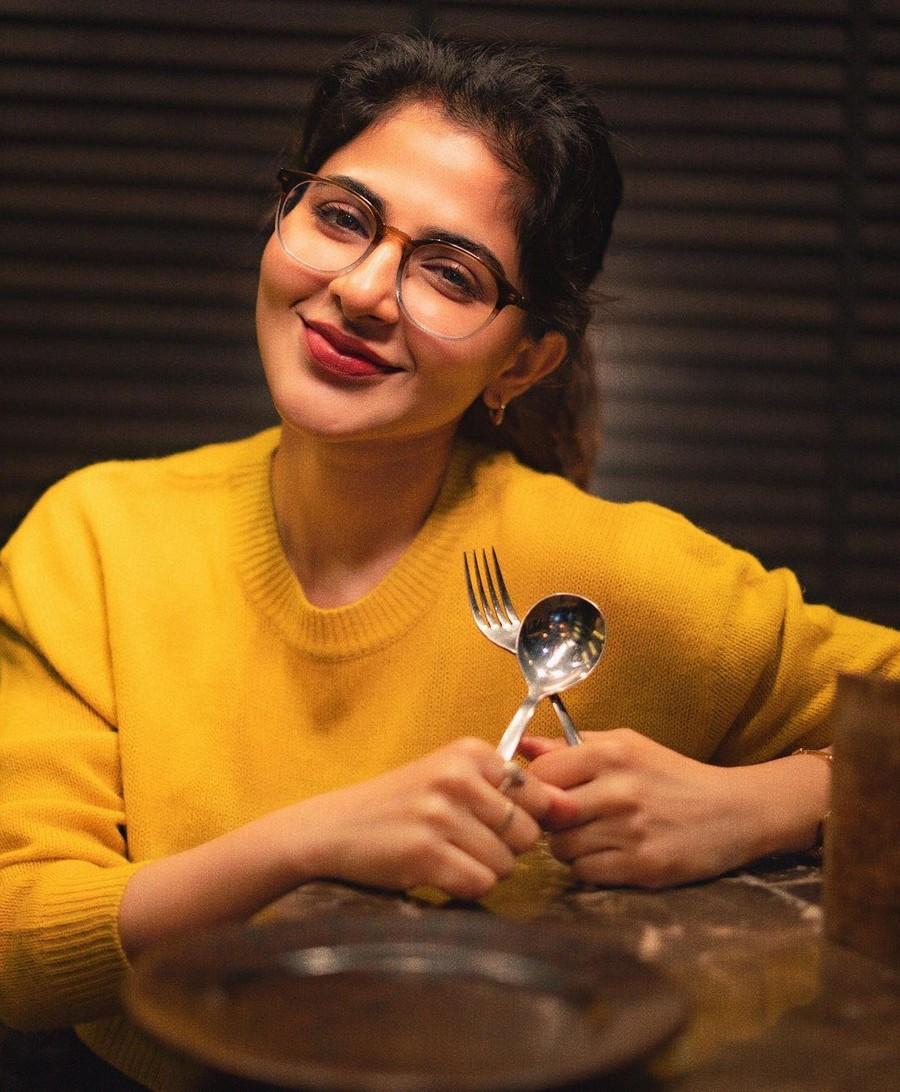 ISWARYA MENON 17