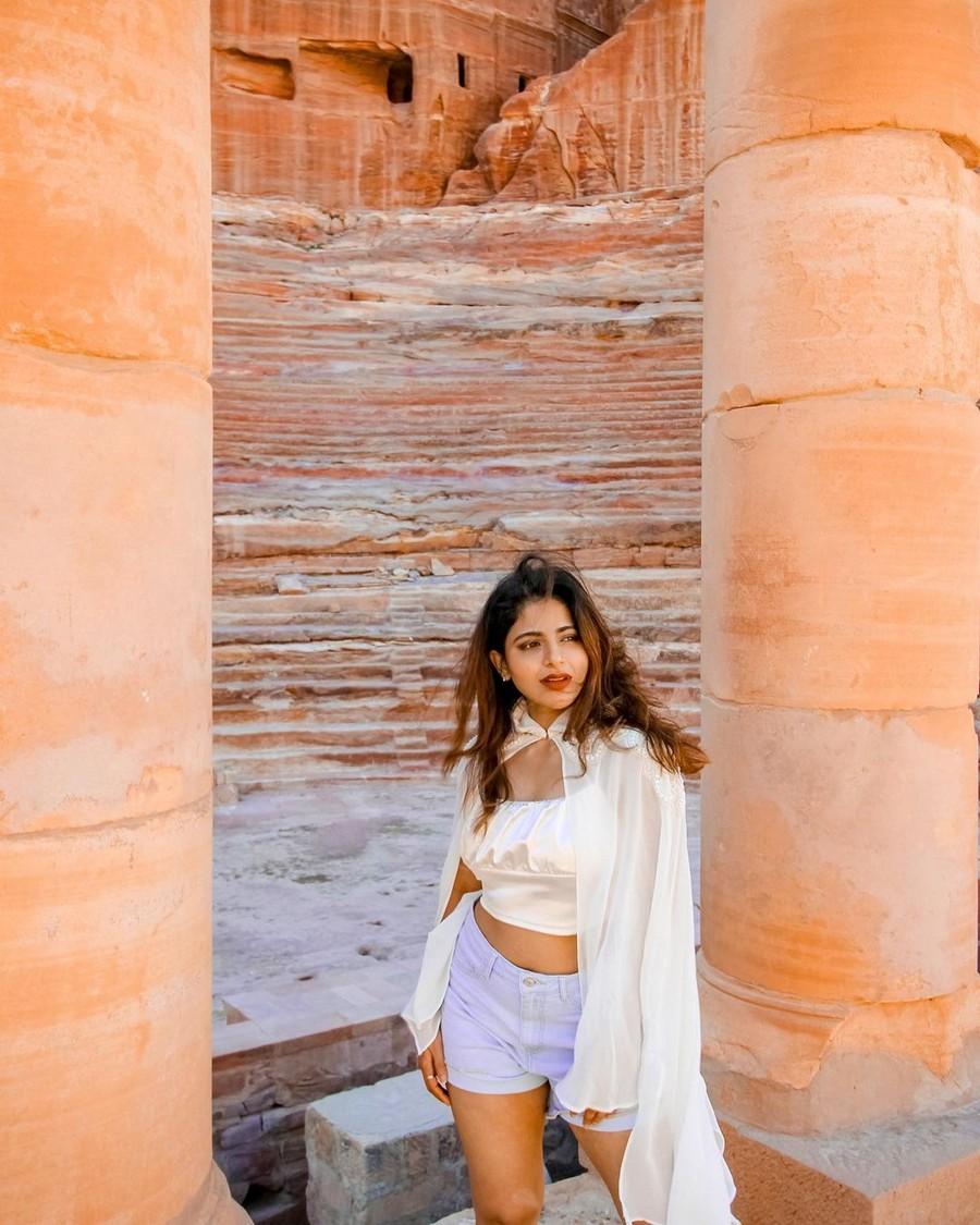 ISWARYA MENON 9