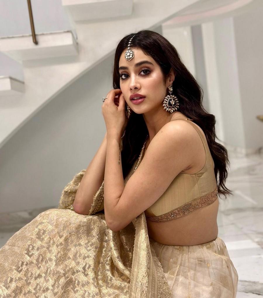 Janhvi Kapoor 8