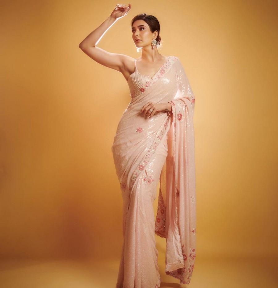 Karishma Tanna 3