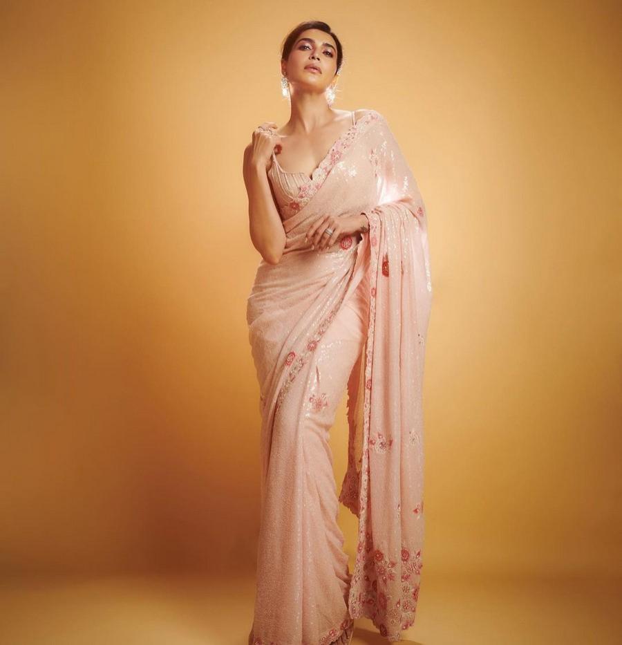 Karishma Tanna 4