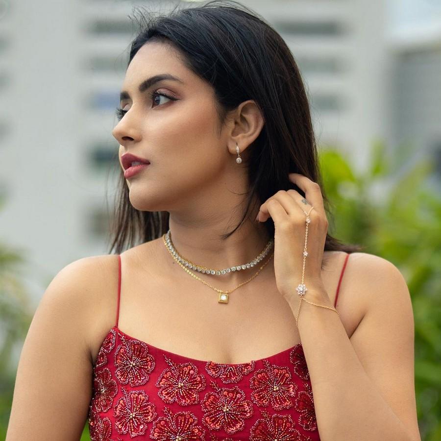 Mahima Nambiar 10