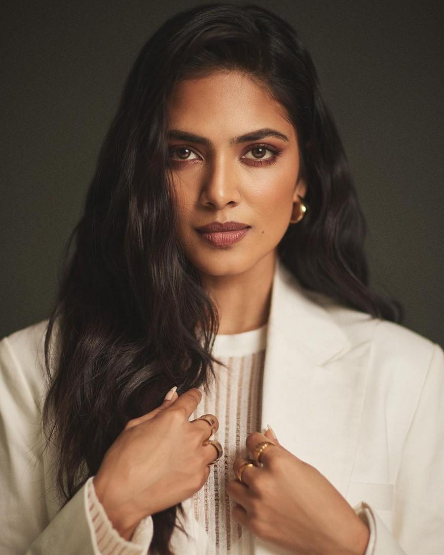 Malavika Mohanan 8