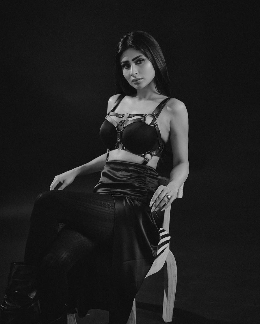 Mouni Roy 3