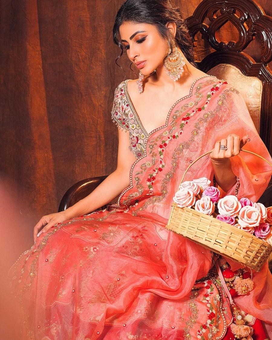Mouni Roy 2