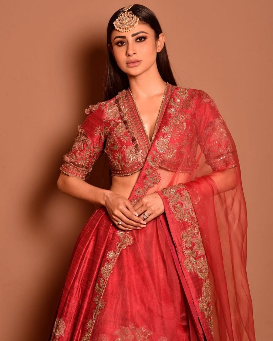 Mouni Roy 7