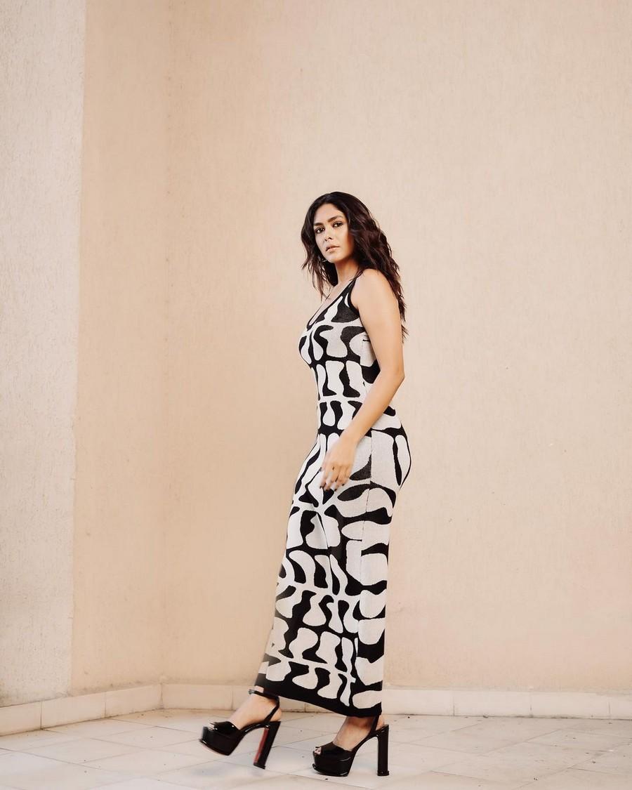 Mrunal Thakur 5