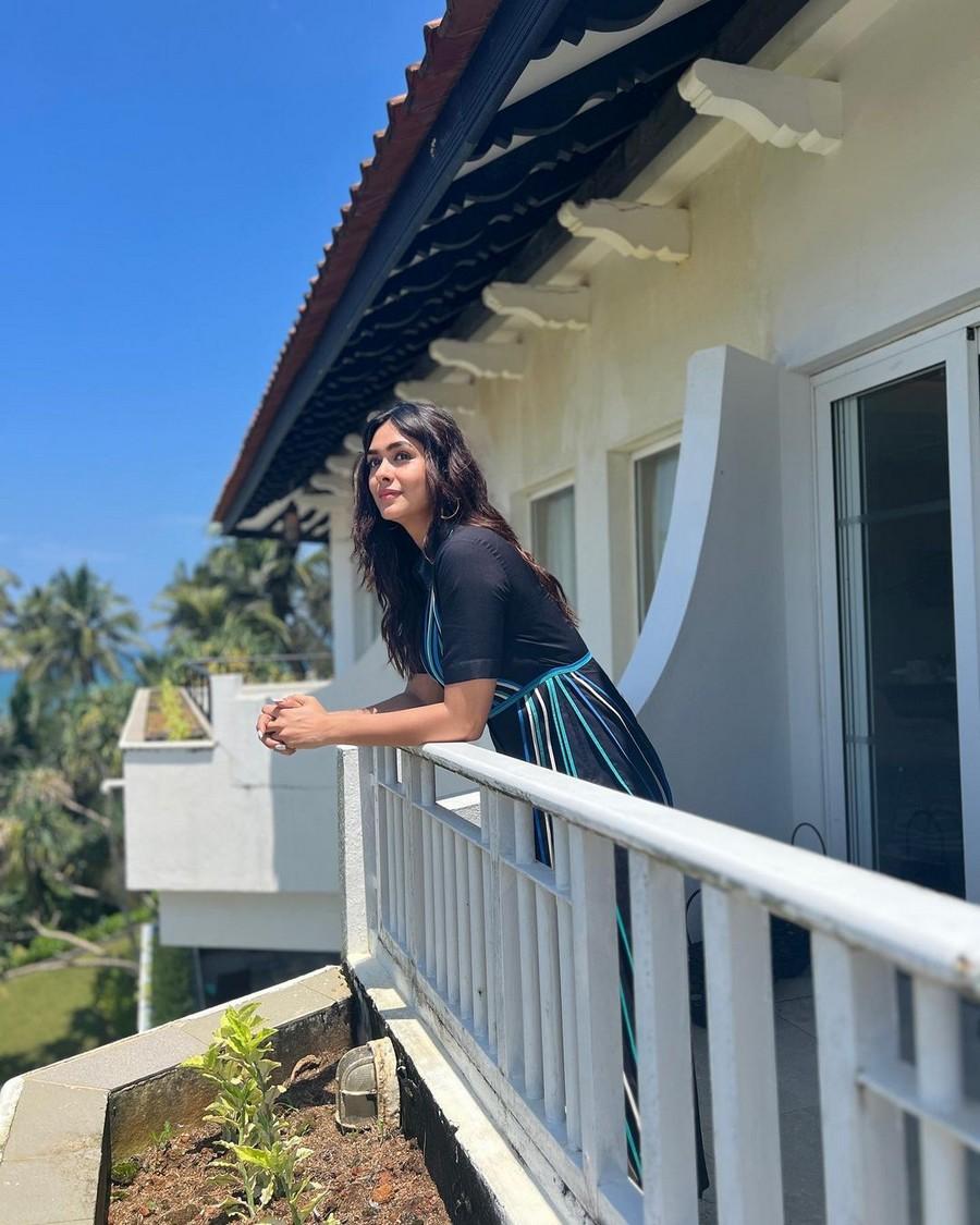 Mrunal Thakur 5