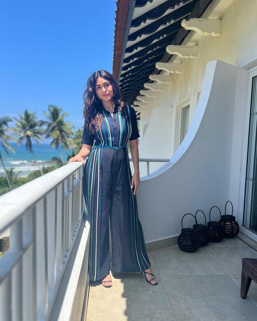 Mrunal Thakur 7