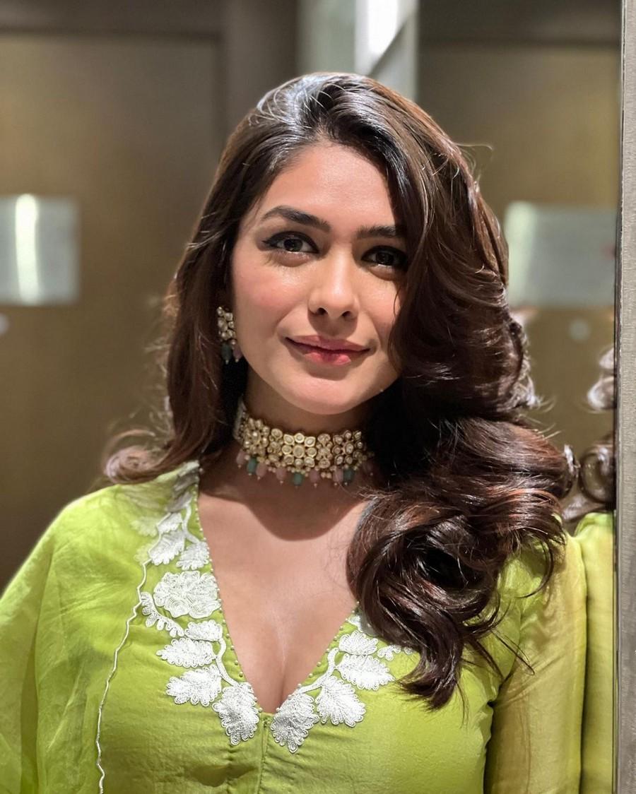Mrunal Thakur