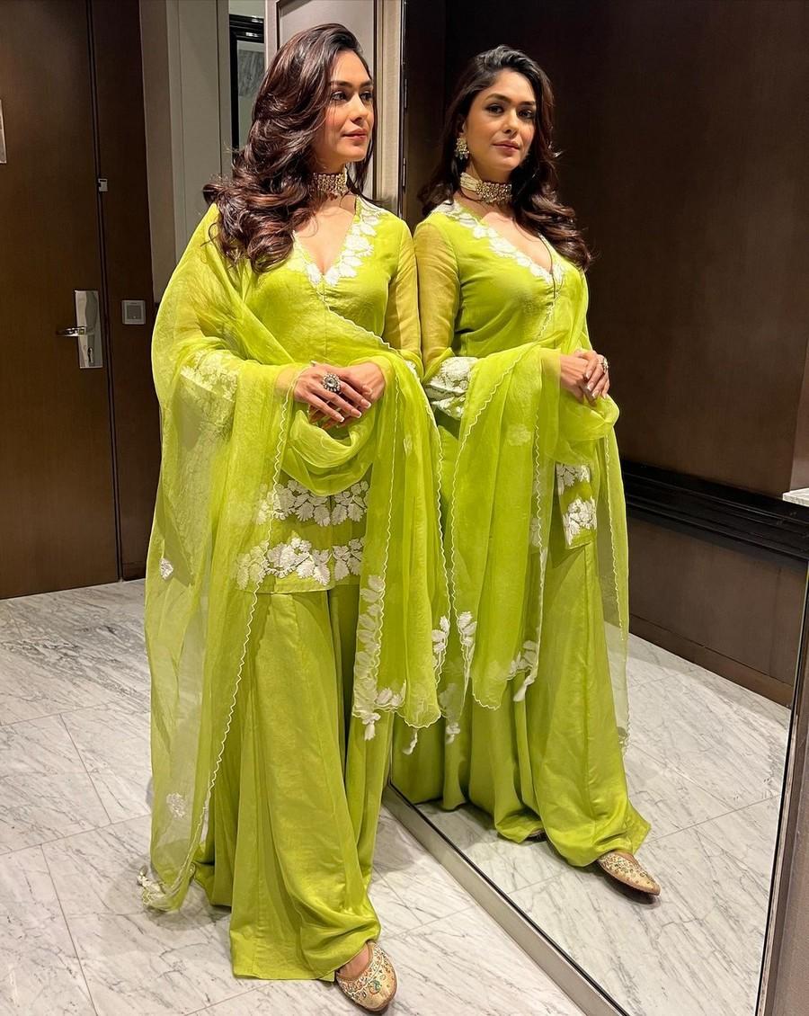 Mrunal Thakur 3