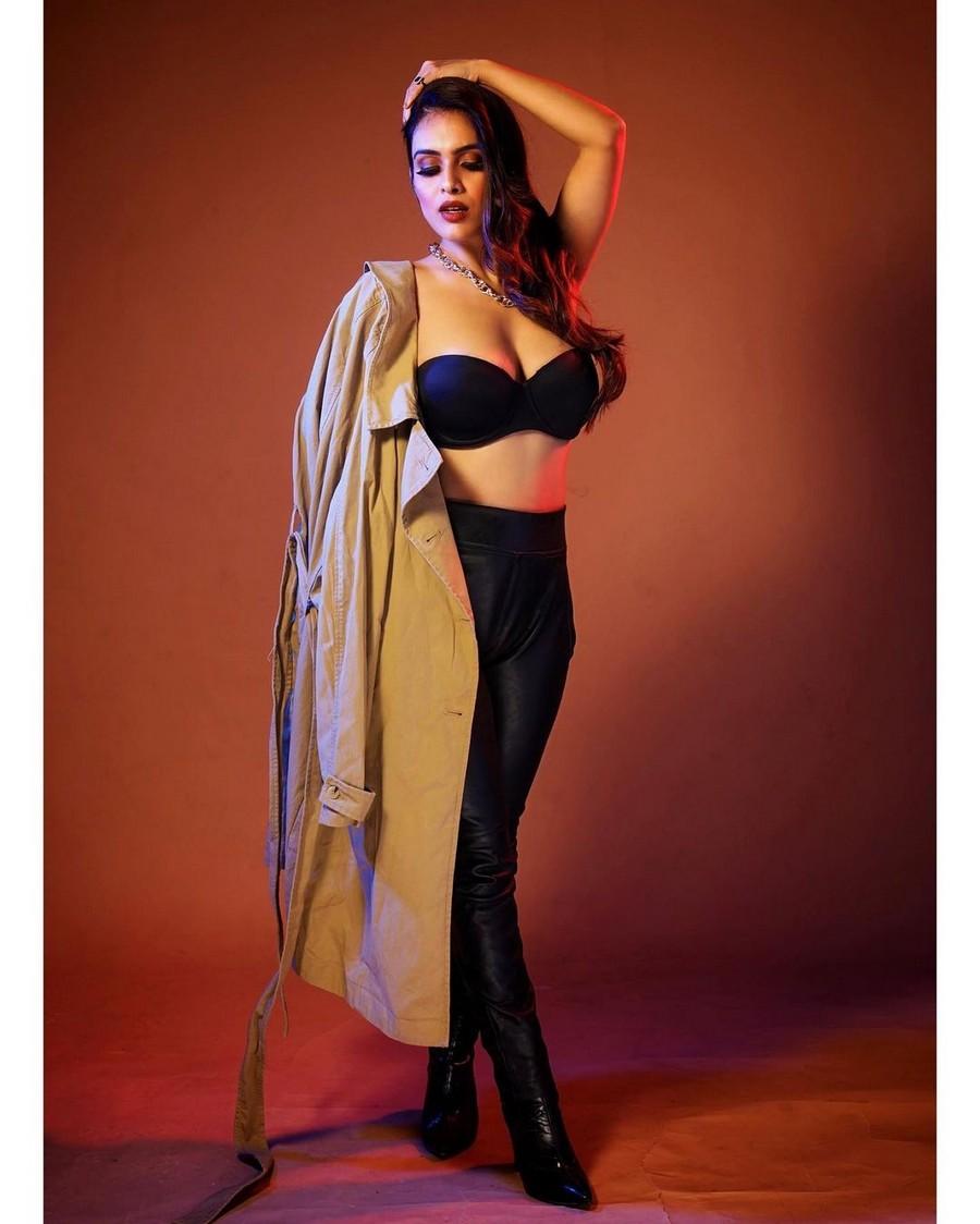 Nehhaa Malik 7