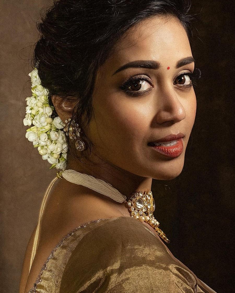 Nivetha Pethuraj 12