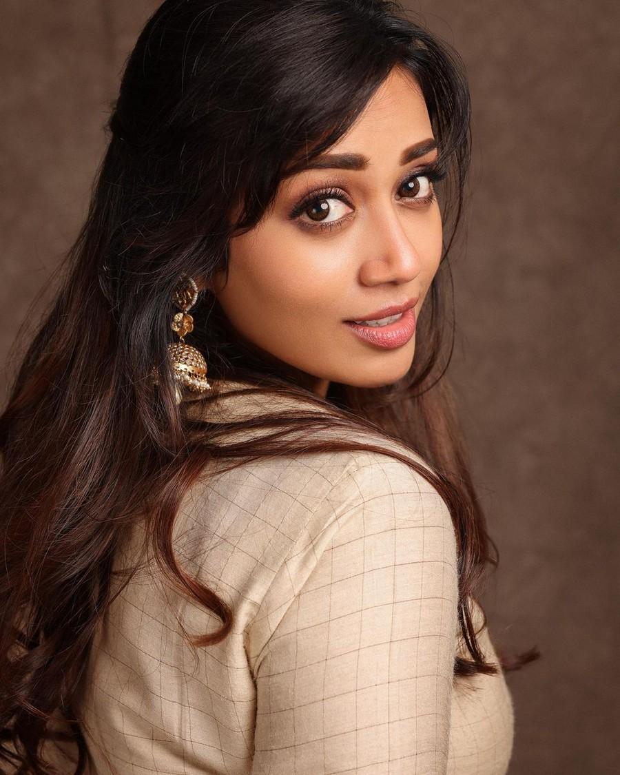 Nivetha Pethuraj 3