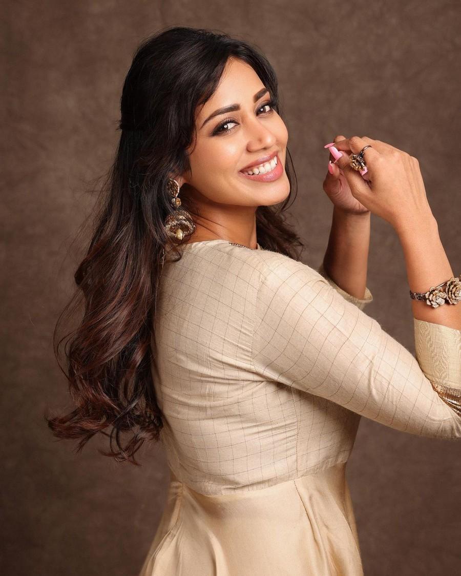 Nivetha Pethuraj 6