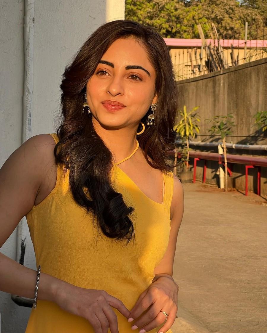 Niyati Fatnani 6