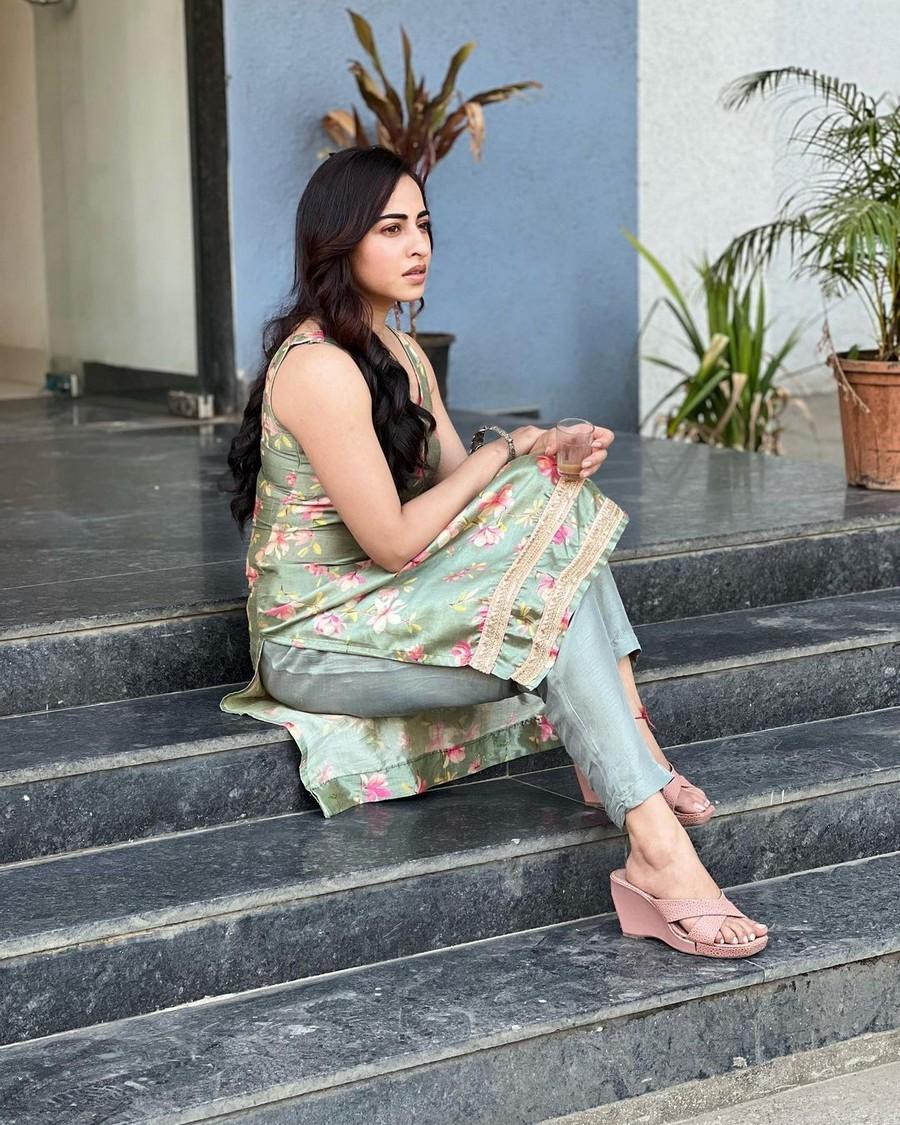 Niyati Fatnani 8