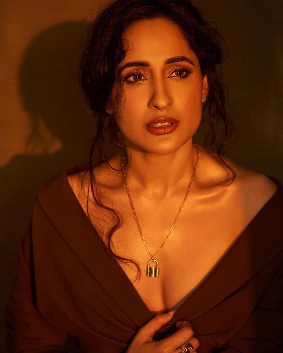 Pragya Jaiswal 5