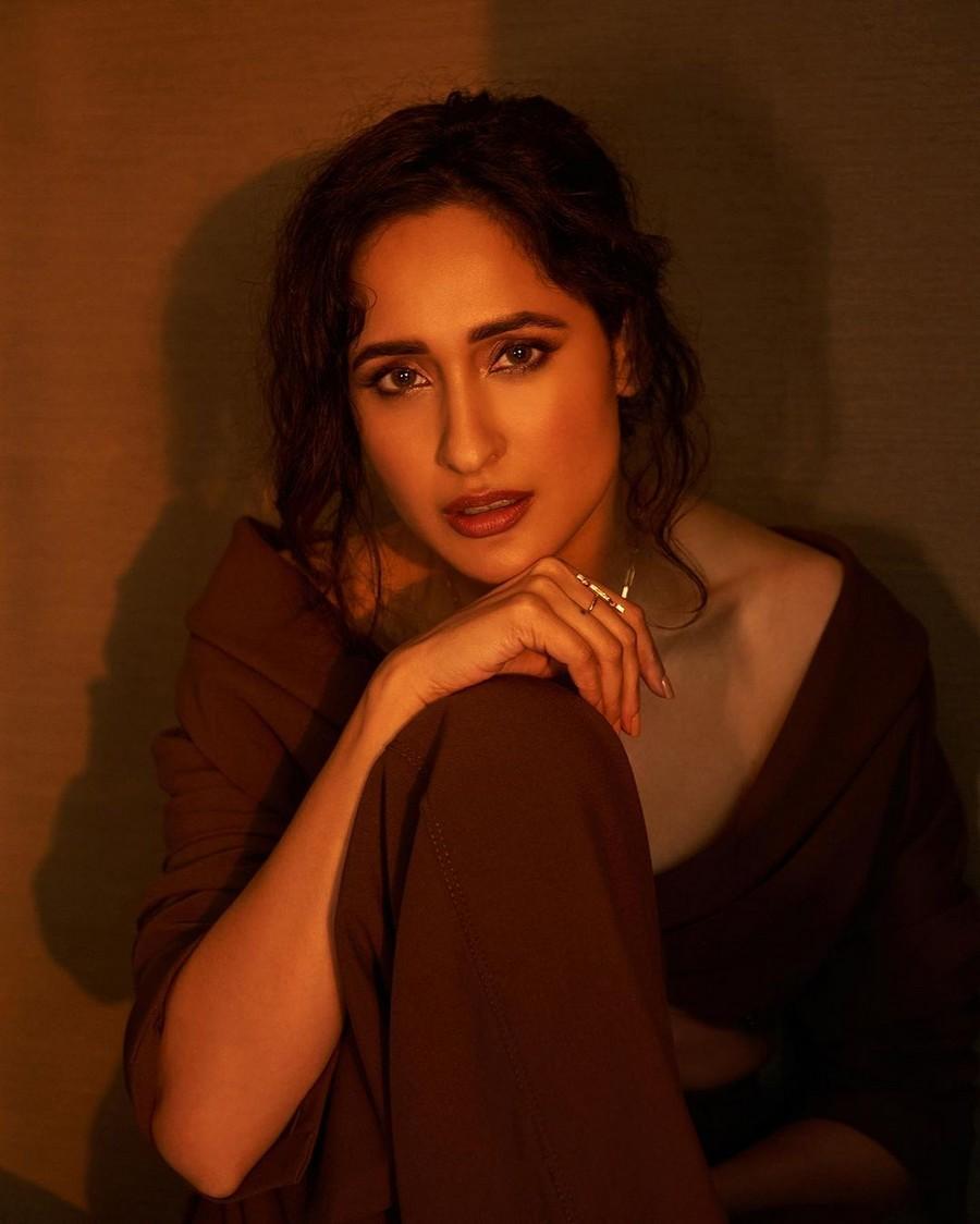 Pragya Jaiswal 8