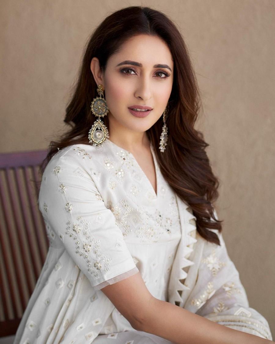 Pragya Jaiswal 10