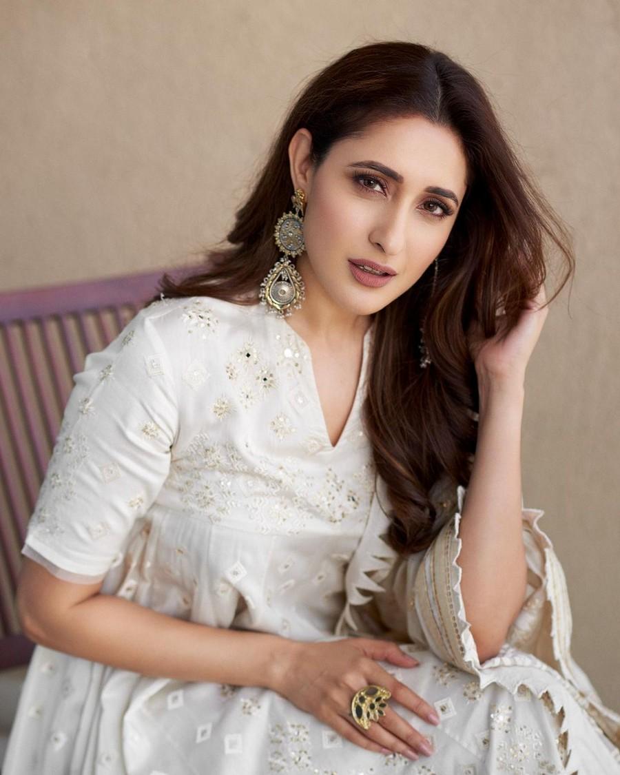 Pragya Jaiswal 11