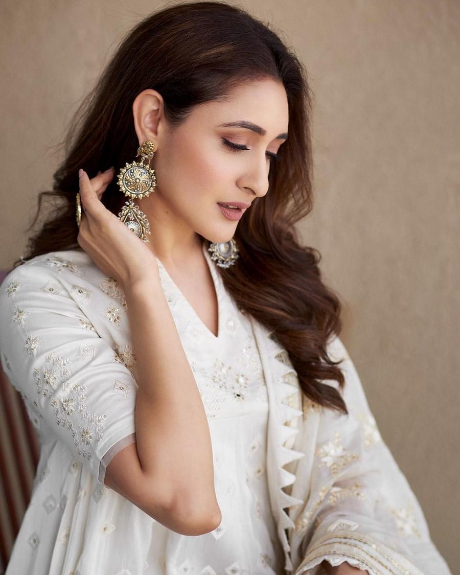 Pragya Jaiswal 7