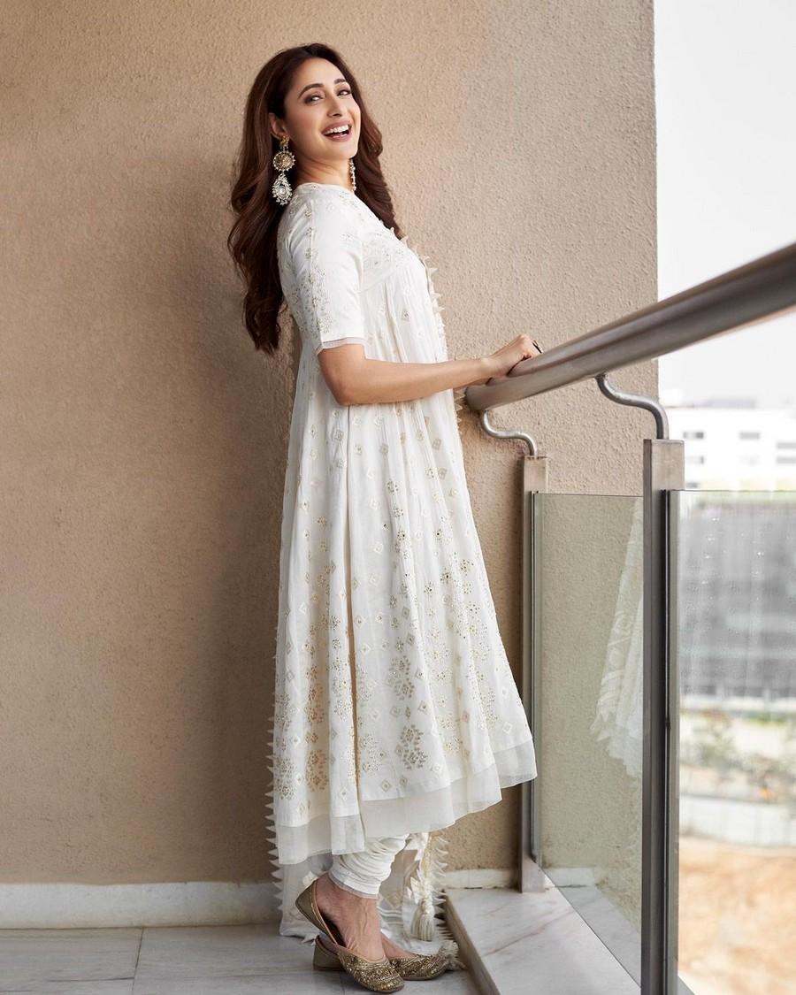Pragya Jaiswal 8