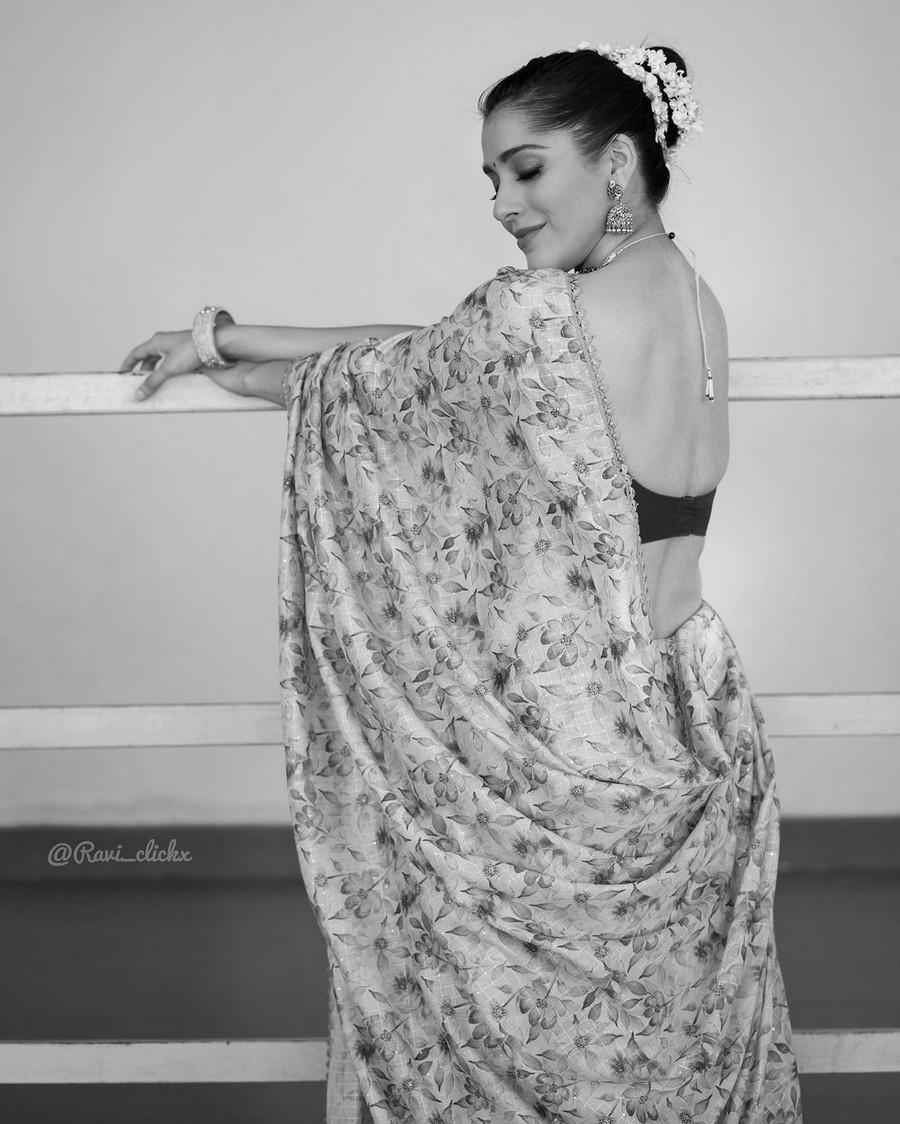 Rashmi Gautam 2
