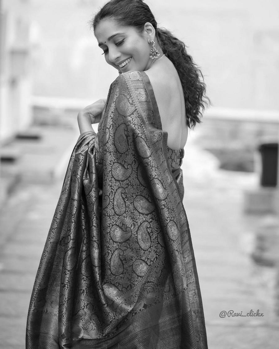 Rashmi Gautam 3