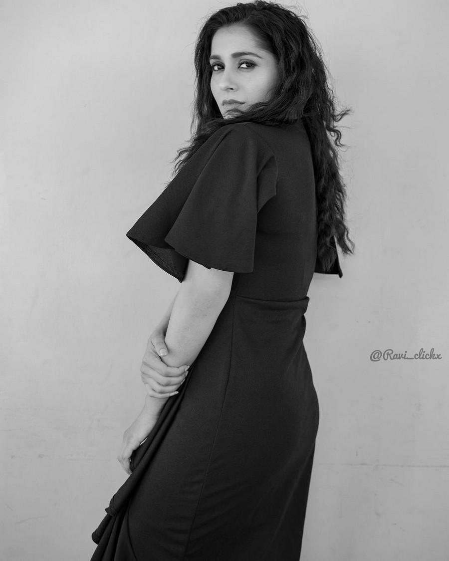 Rashmi Gautam 6
