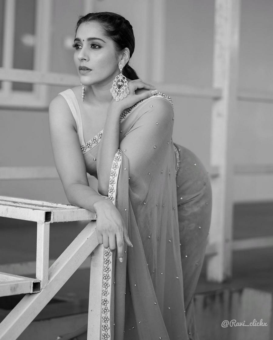 Rashmi Gautam 8
