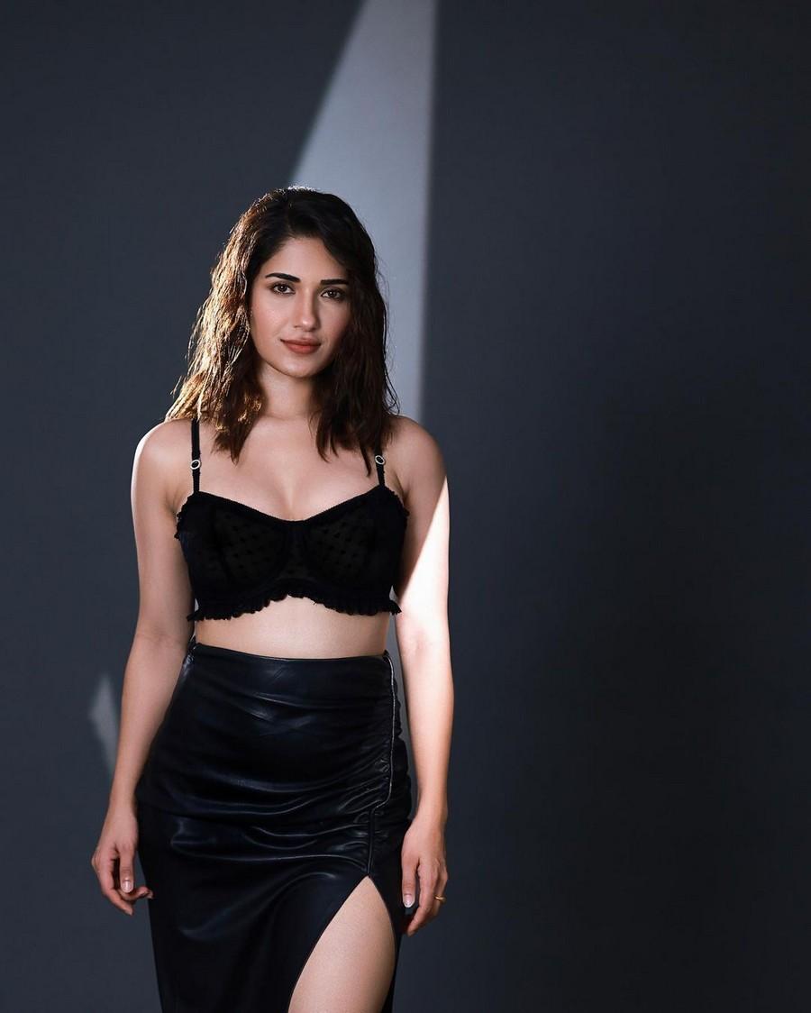 Ruhani Sharma 11