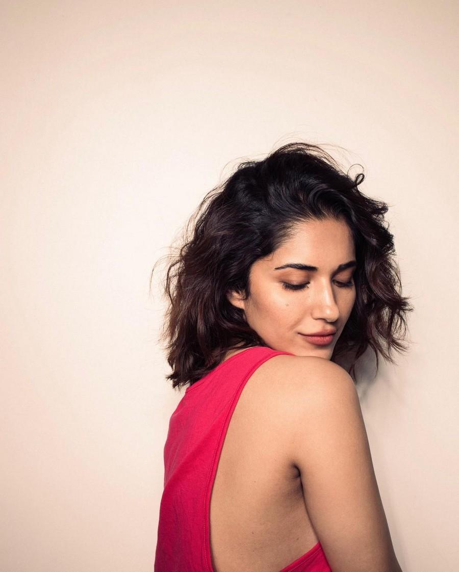 Ruhani Sharma 6