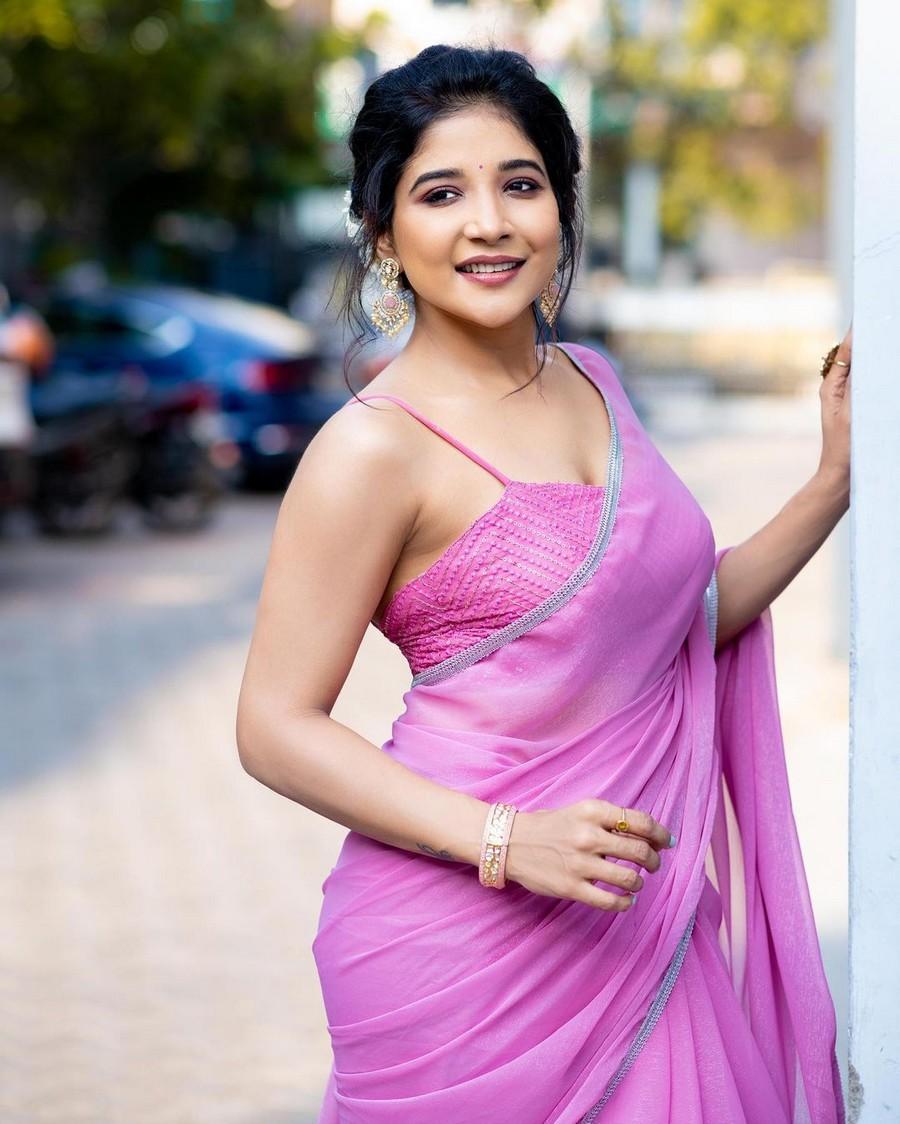 Sakshi Agarwal 9