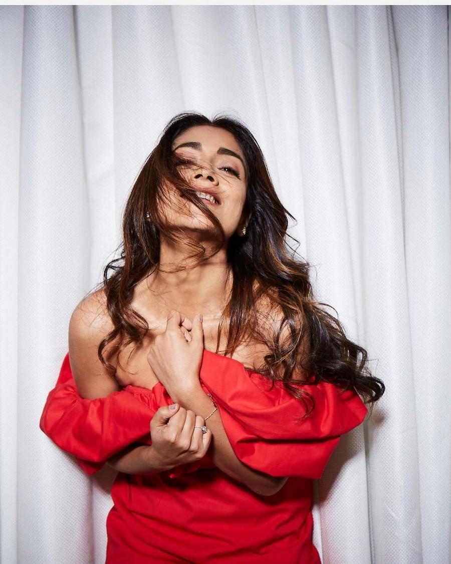 Shriya Saran 14