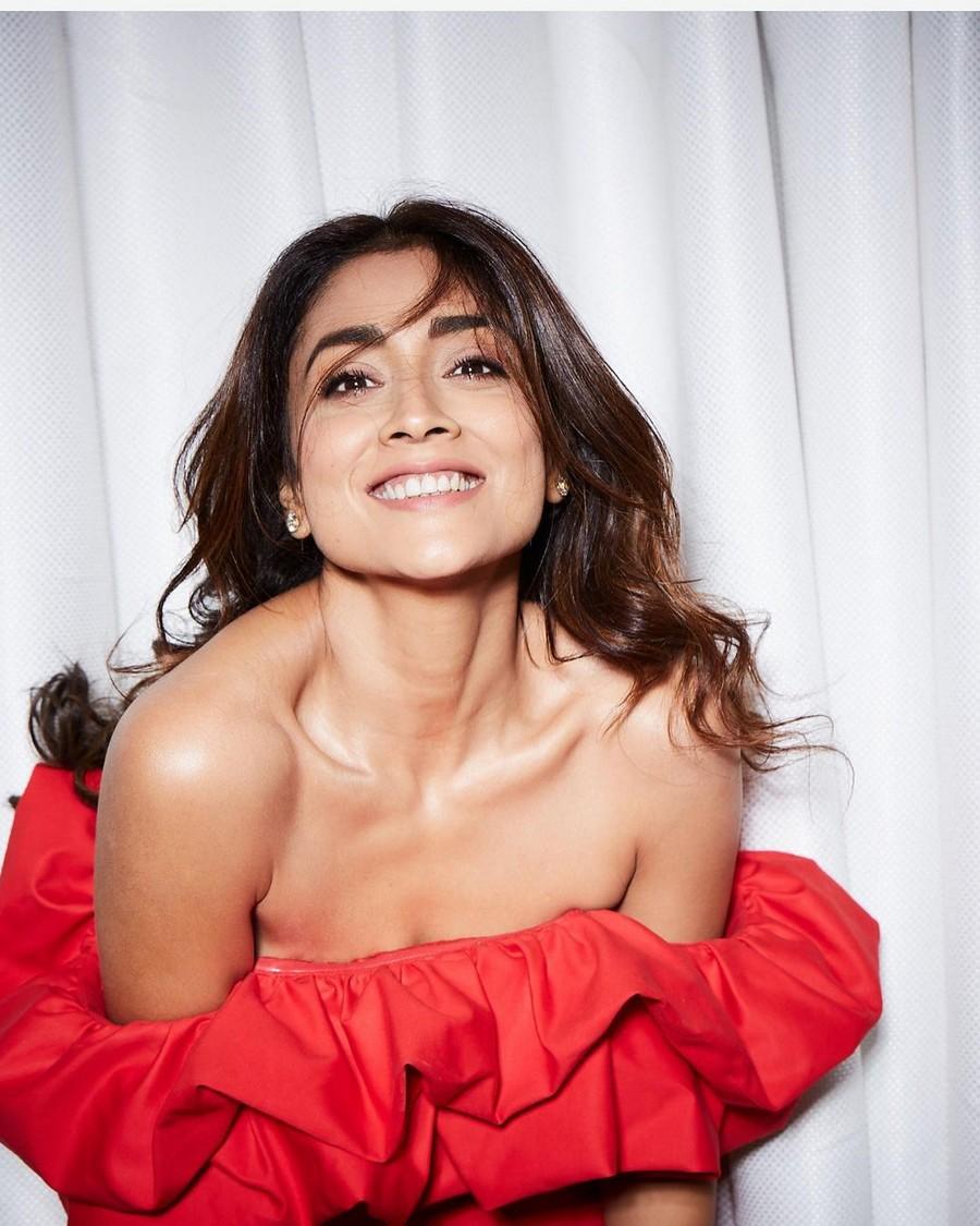 Shriya Saran 19