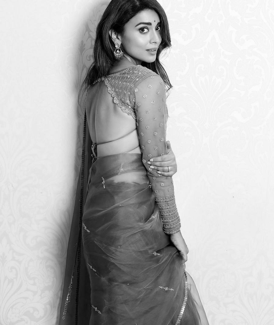 Shriya 4