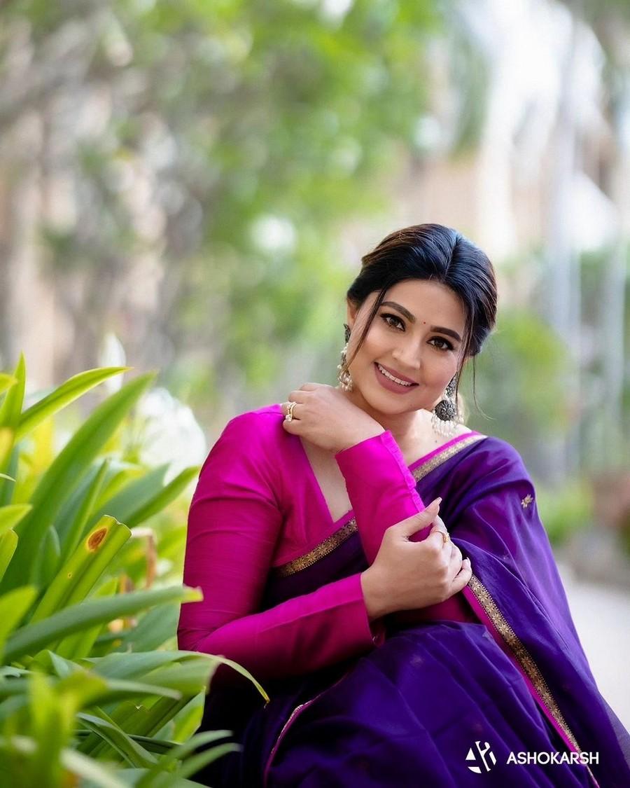 Sneha 18