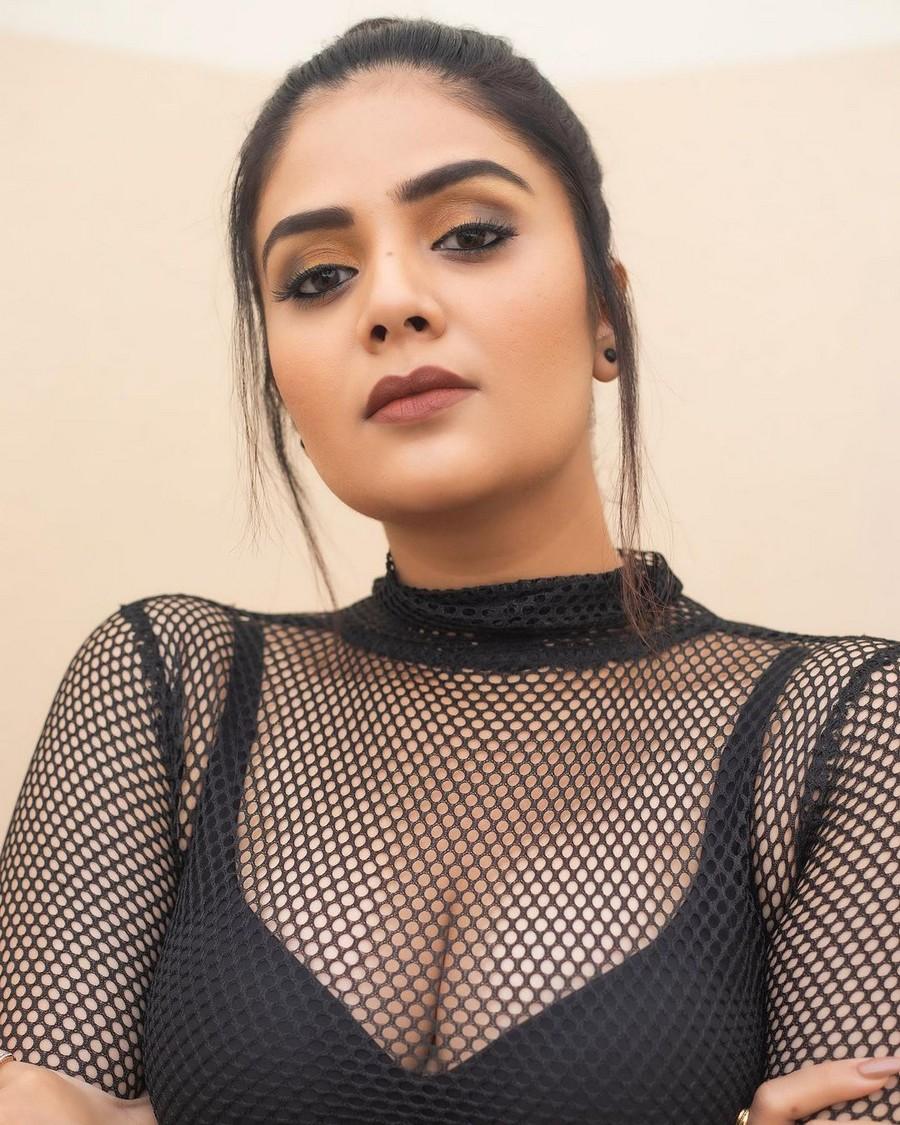 Sreemukhi 3