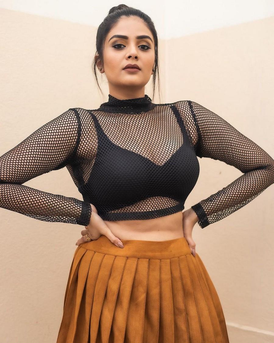 Sreemukhi 8