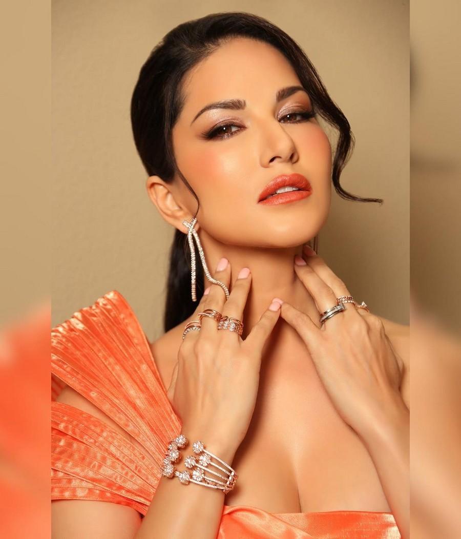 Sunny Leone 5
