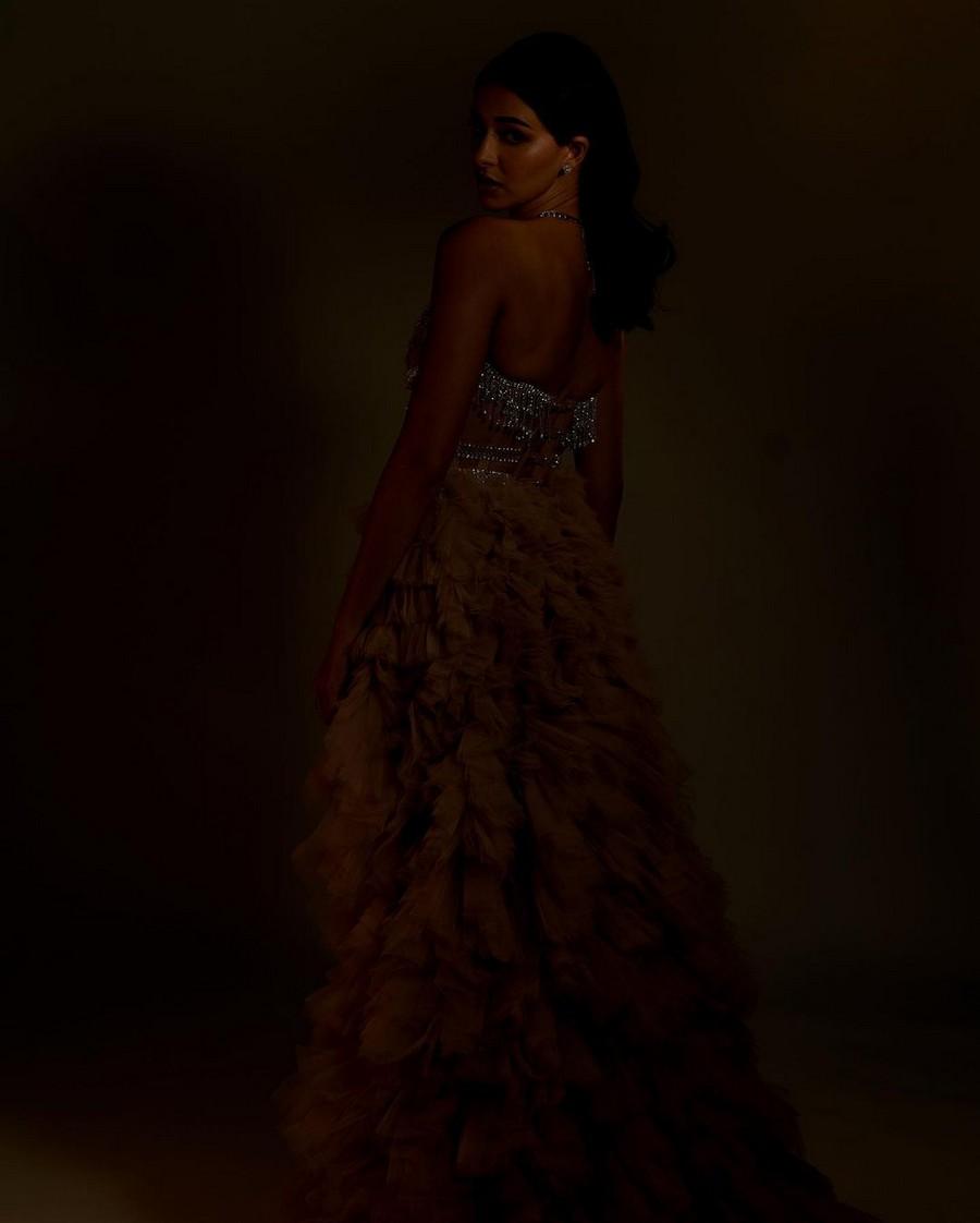 Ananya Pandey 8