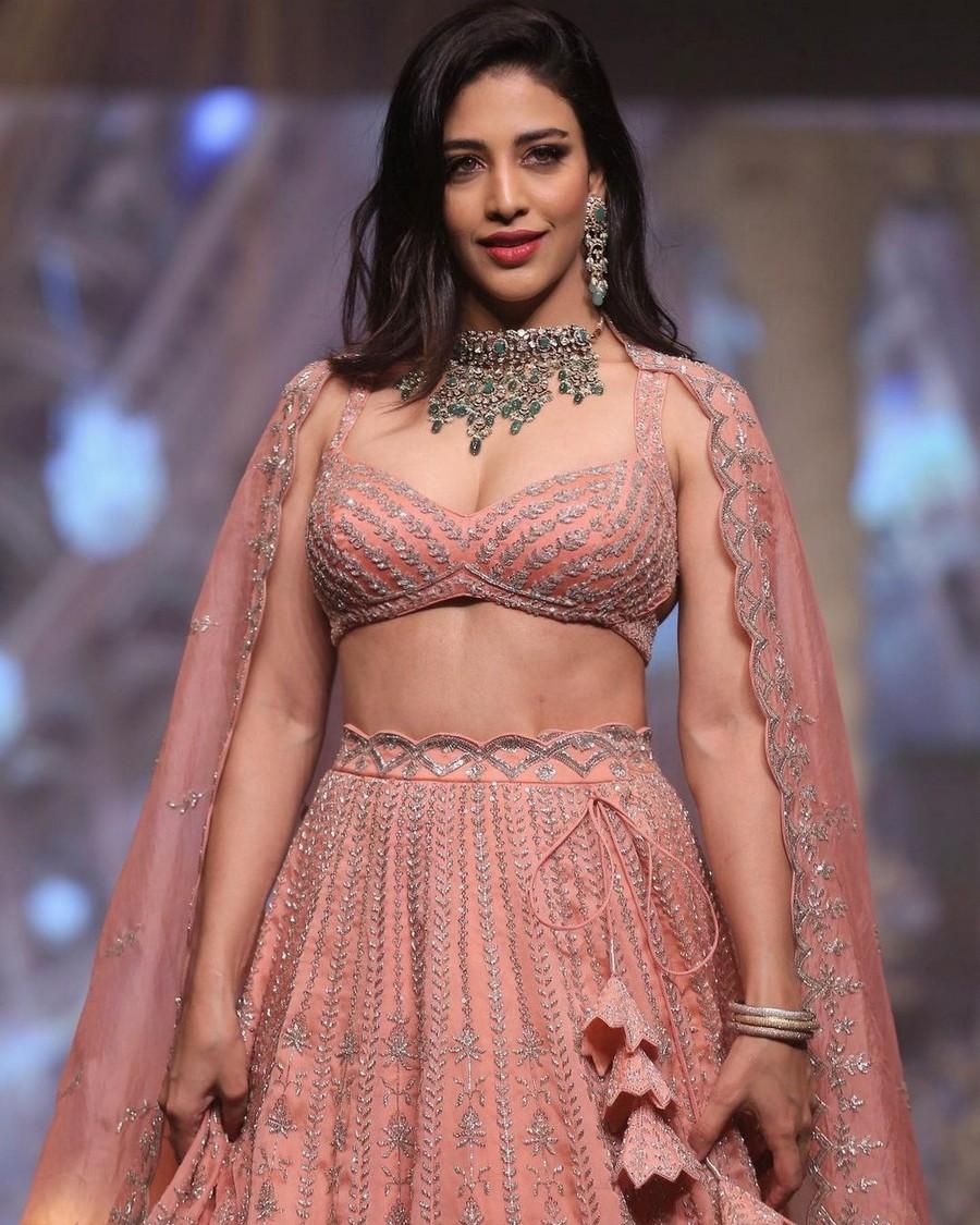 Daksha Nagarkar 6