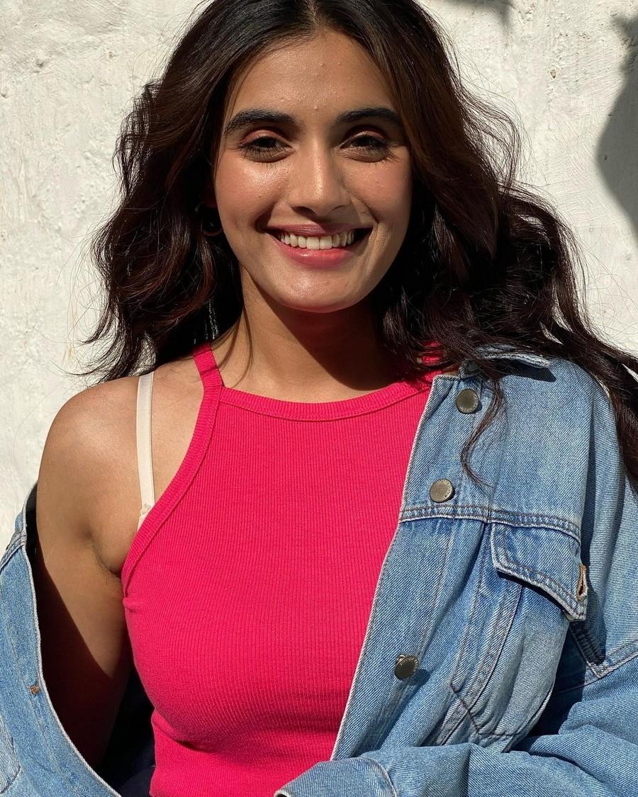 Divyansha Kaushik 9