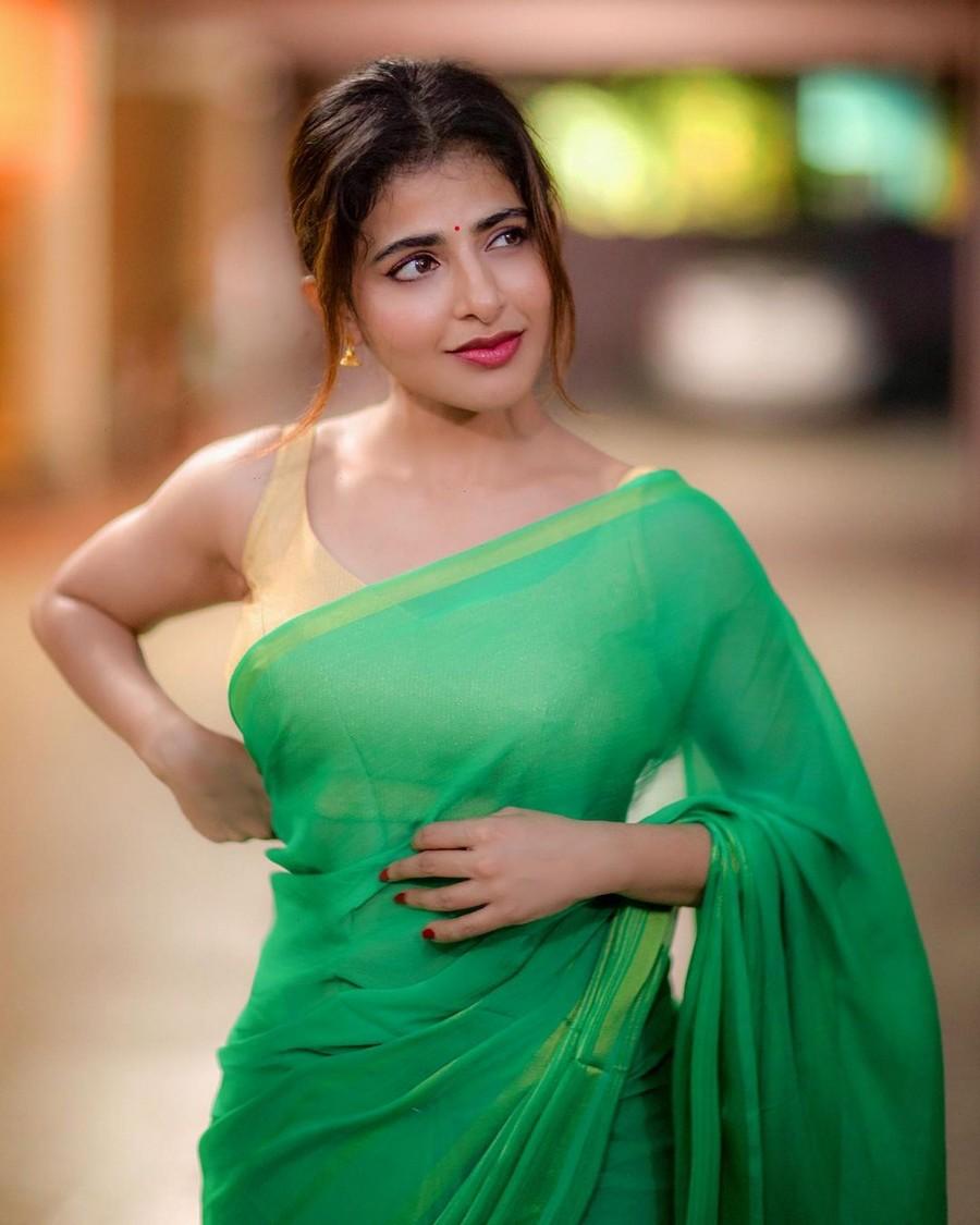 Iswarya Menon 6