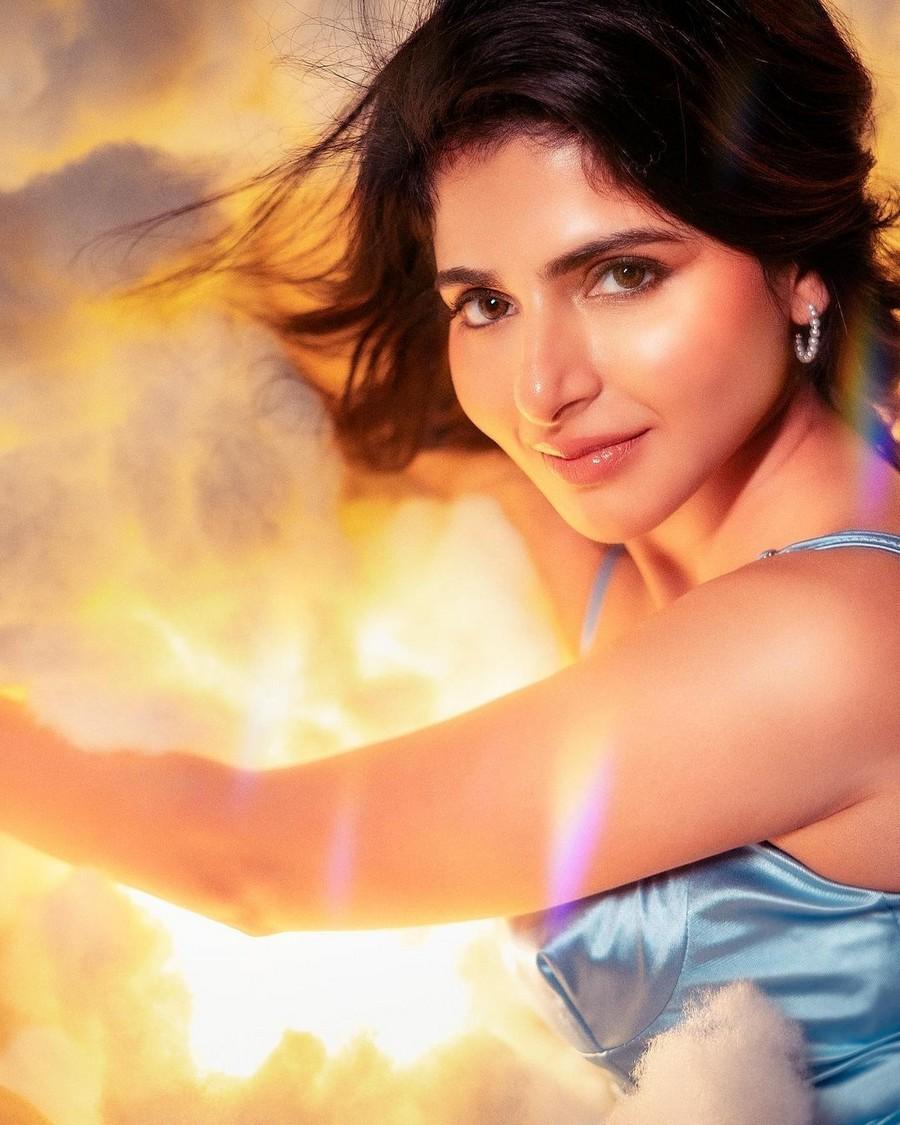 Iswarya Menon 9